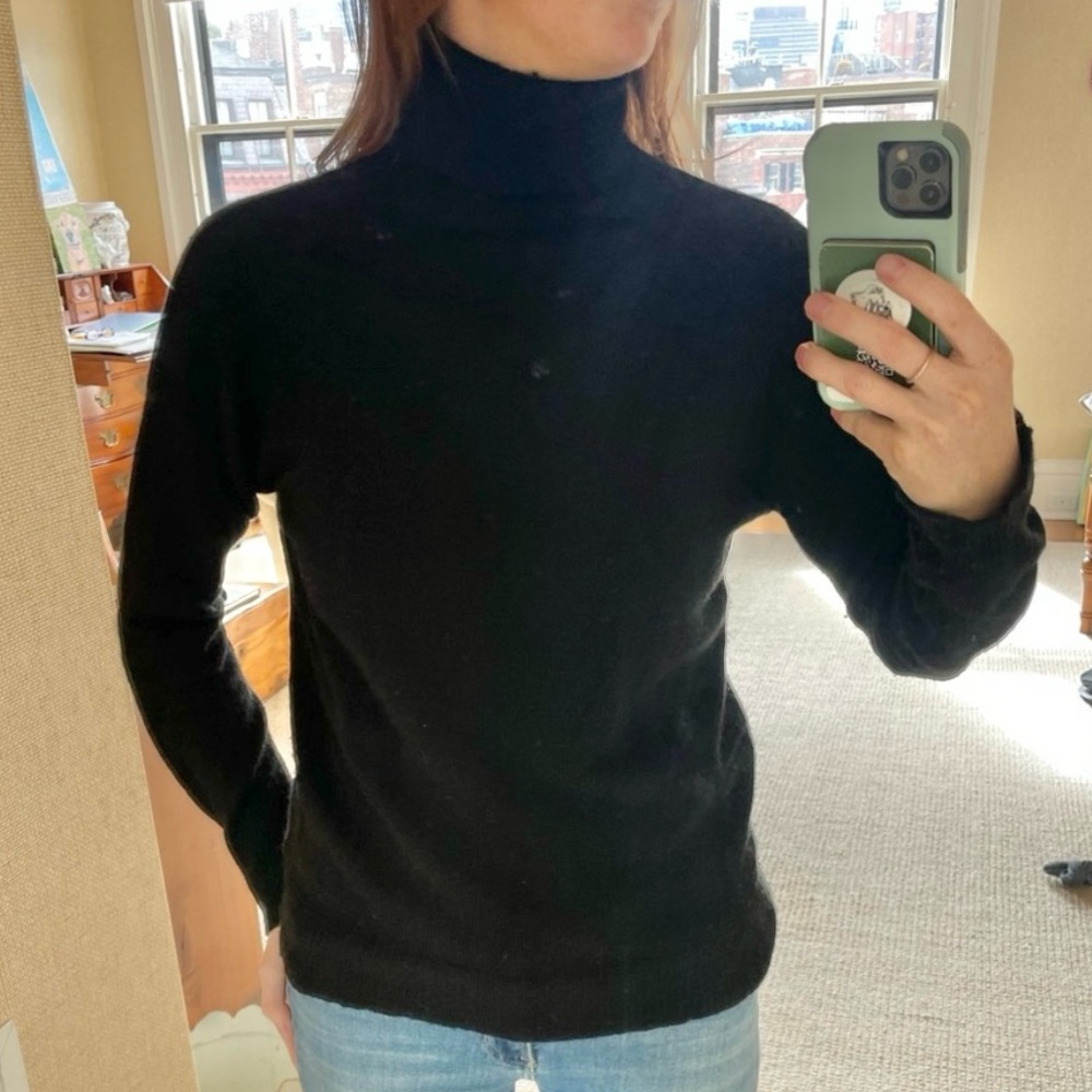 Jumper 1234 Women’s 100% Cashmere Black Turtleneck Sweater, Size 1